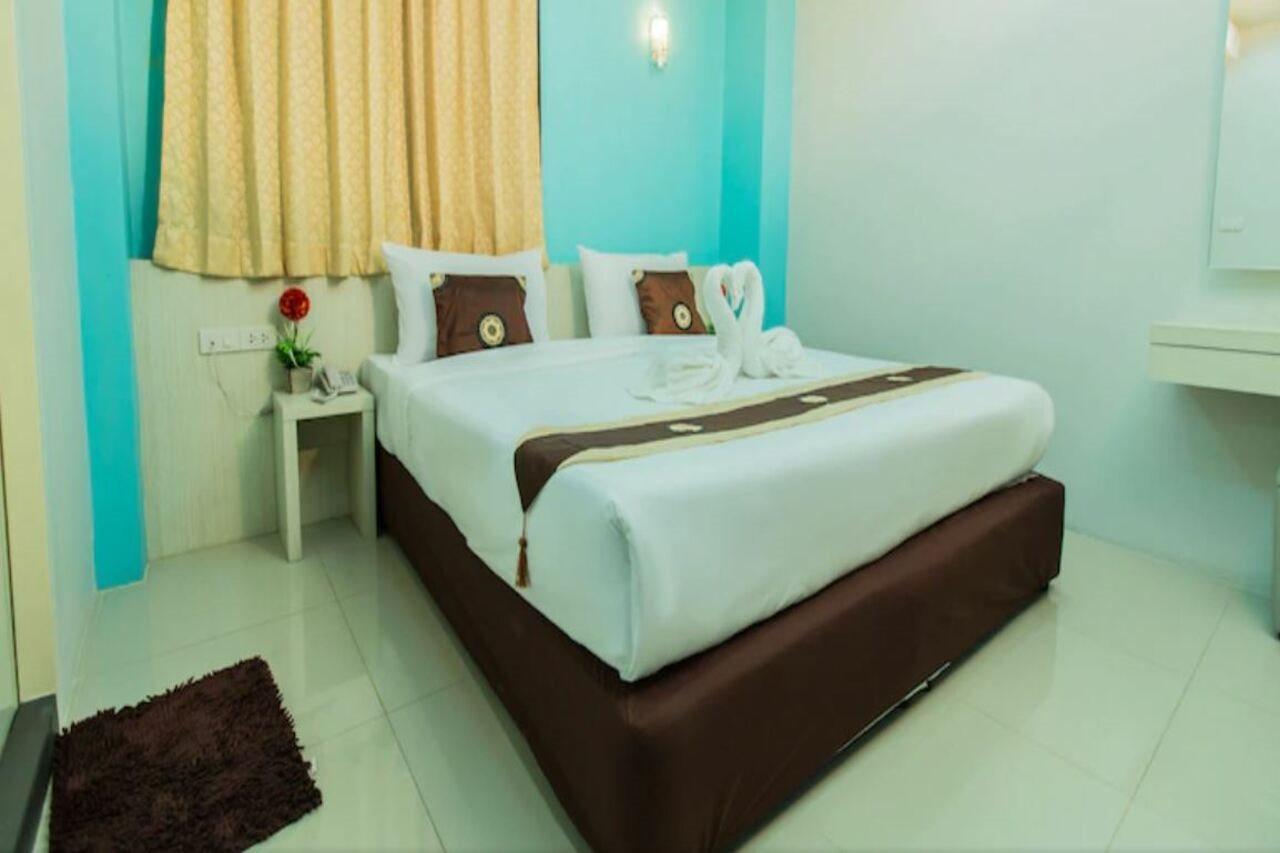 בנגקוק Le Touche Hotel מראה חיצוני תמונה