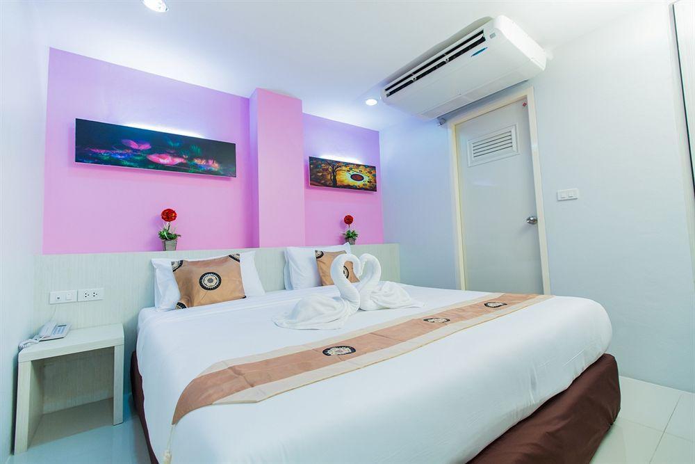 בנגקוק Le Touche Hotel מראה חיצוני תמונה