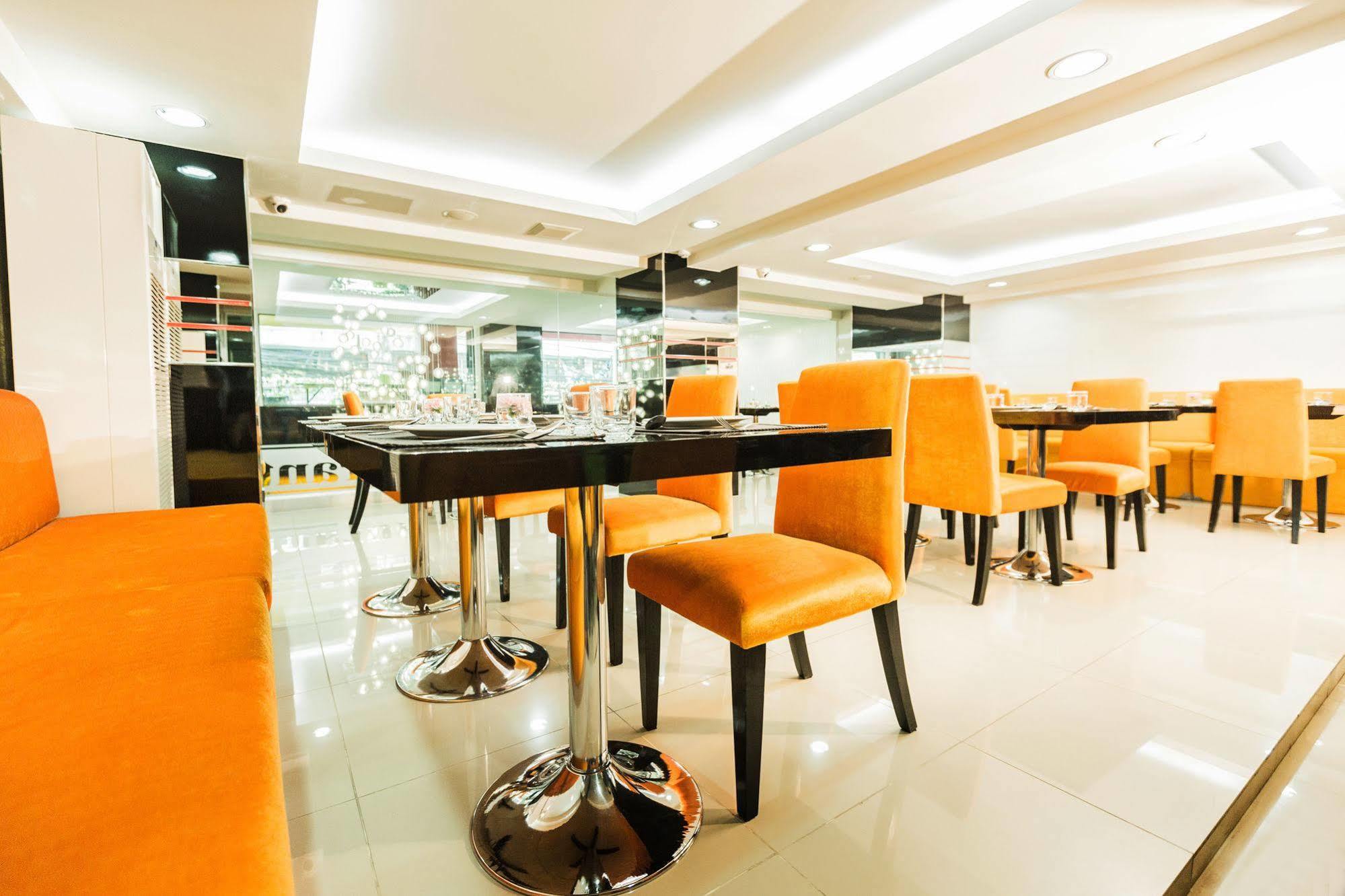 בנגקוק Le Touche Hotel מראה חיצוני תמונה