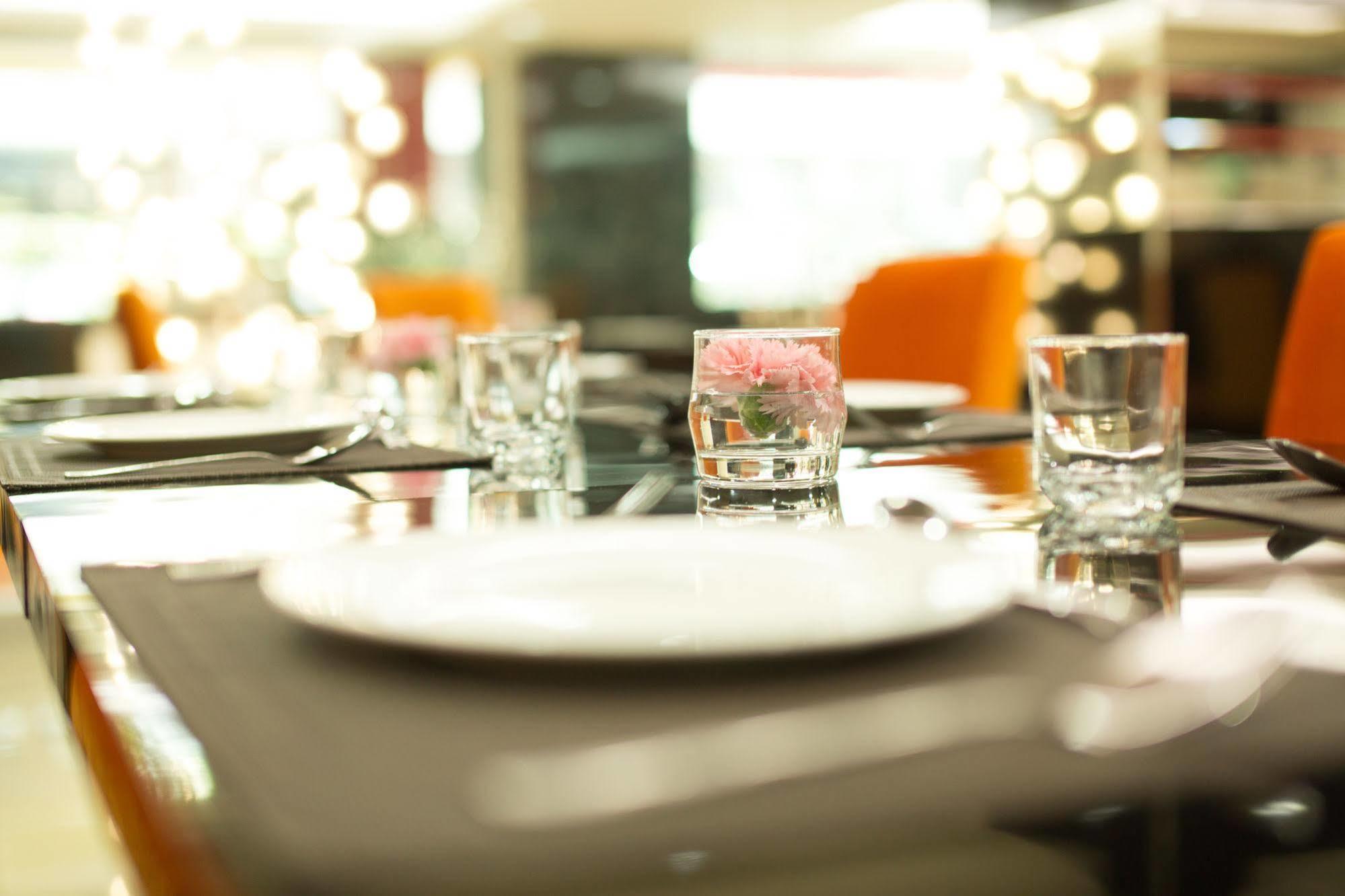 בנגקוק Le Touche Hotel מראה חיצוני תמונה
