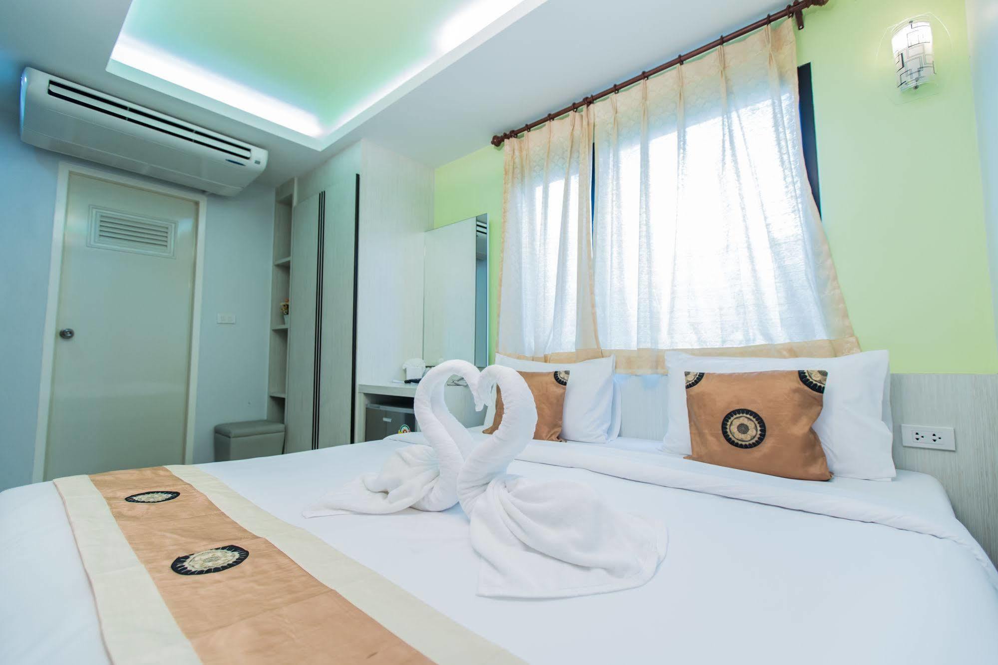 בנגקוק Le Touche Hotel מראה חיצוני תמונה