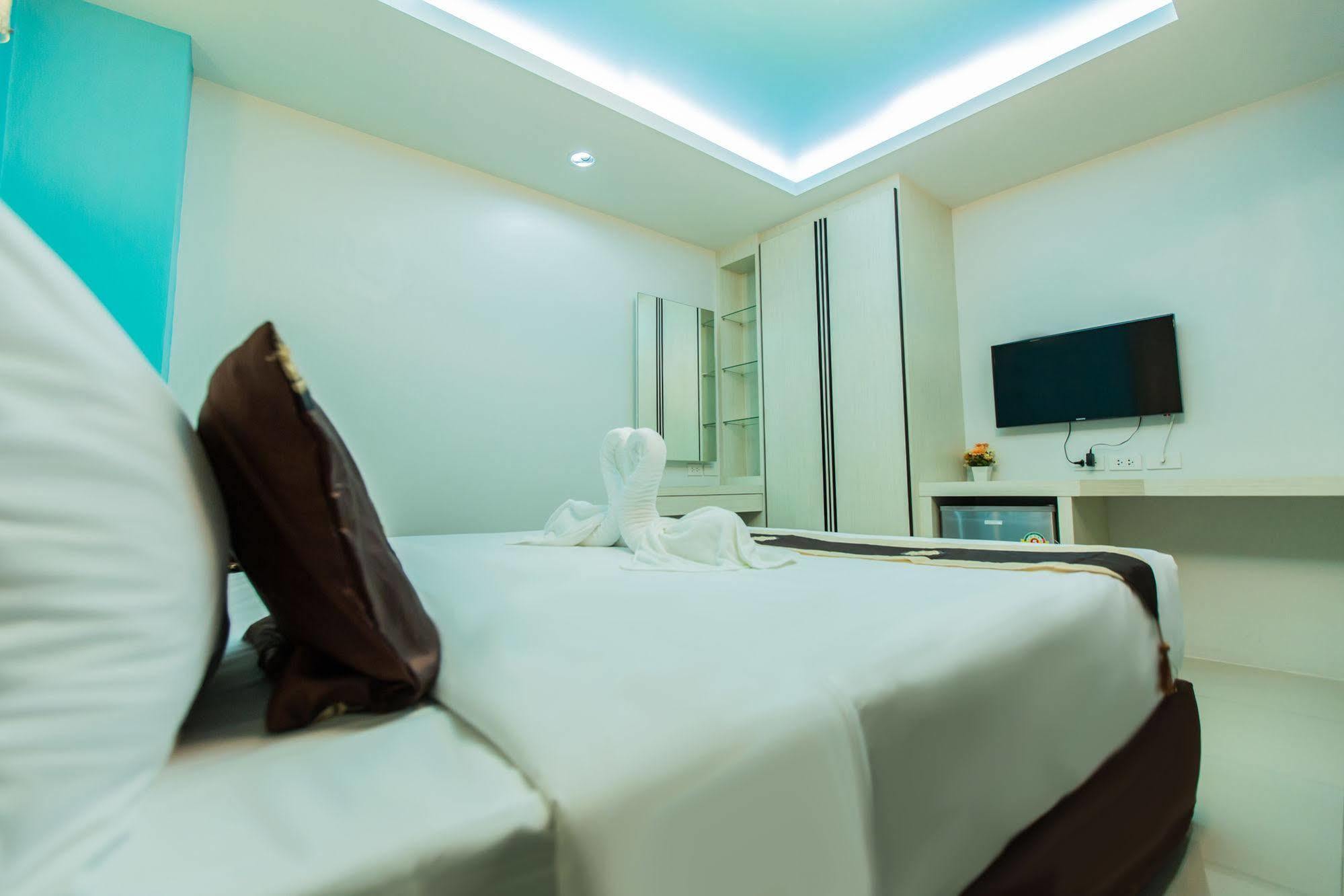 בנגקוק Le Touche Hotel מראה חיצוני תמונה