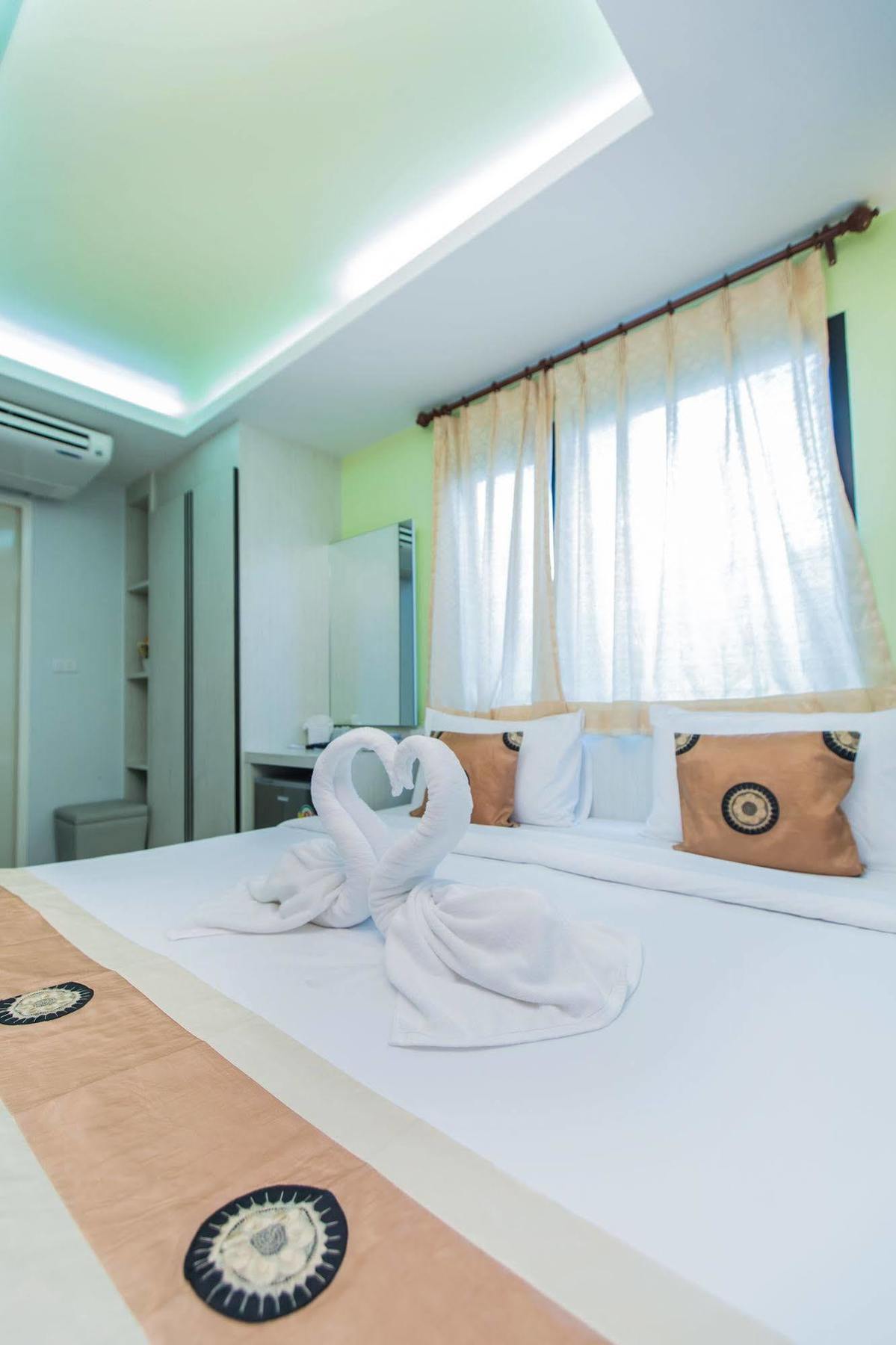 בנגקוק Le Touche Hotel מראה חיצוני תמונה