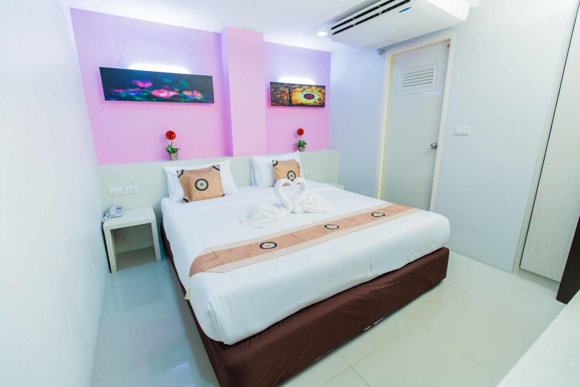 בנגקוק Le Touche Hotel מראה חיצוני תמונה