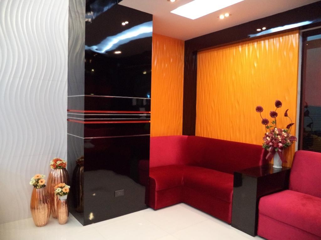 בנגקוק Le Touche Hotel מראה חיצוני תמונה
